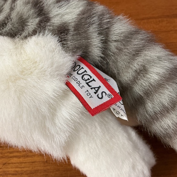 Douglas Cuddle Toy Gray Tabby Tuxedo Realistic Cat Plush Stuffed Animal - Picture 6 of 8